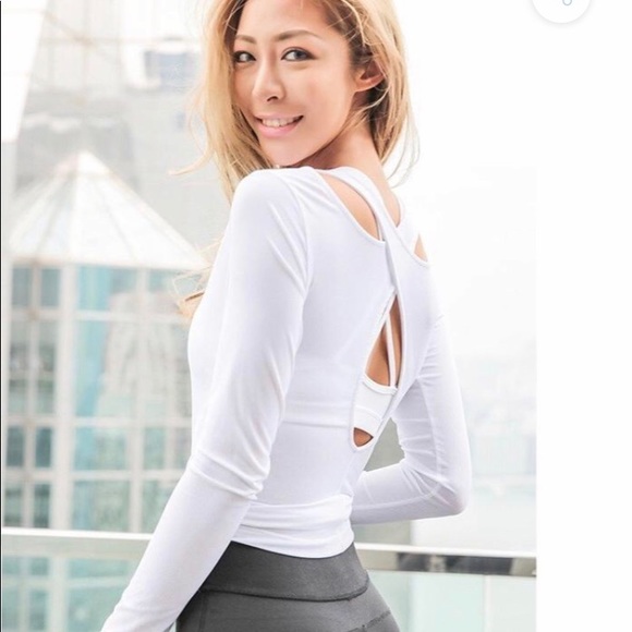 Long sleeve White open-back athletic top - Picture 2 of 2